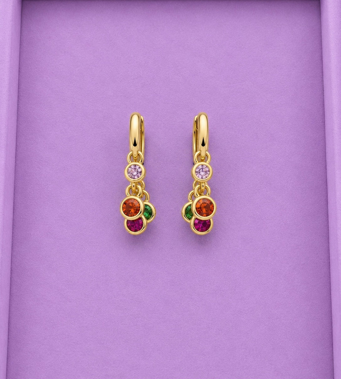 Rainbow Hoops aretes argolla con cristales multicolor bañados en oro 18K